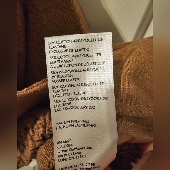 Anthropologie Maeve Women's Smocked Neck Brown Neutral Ruffle Cropped Top Sze 12 - Picture 4 of 5